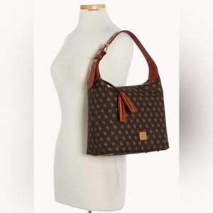 NWT Dooney & Bourke Navy Gretta Paige Signature Sac Purse Hobo Bag BGRET0781